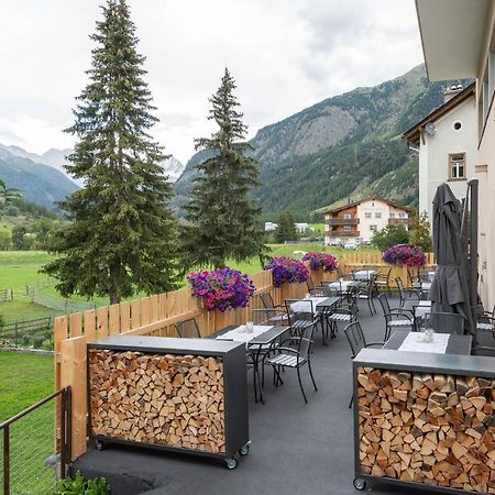 Hotel Crusch Alba Swiss Lodge Zernez Bagian luar foto