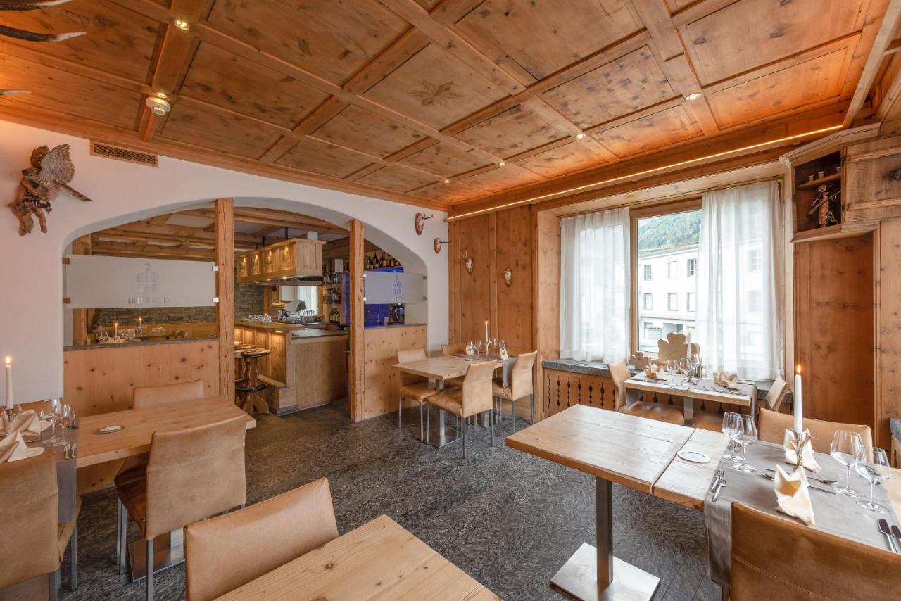 Hotel Crusch Alba Swiss Lodge Zernez Bagian luar foto