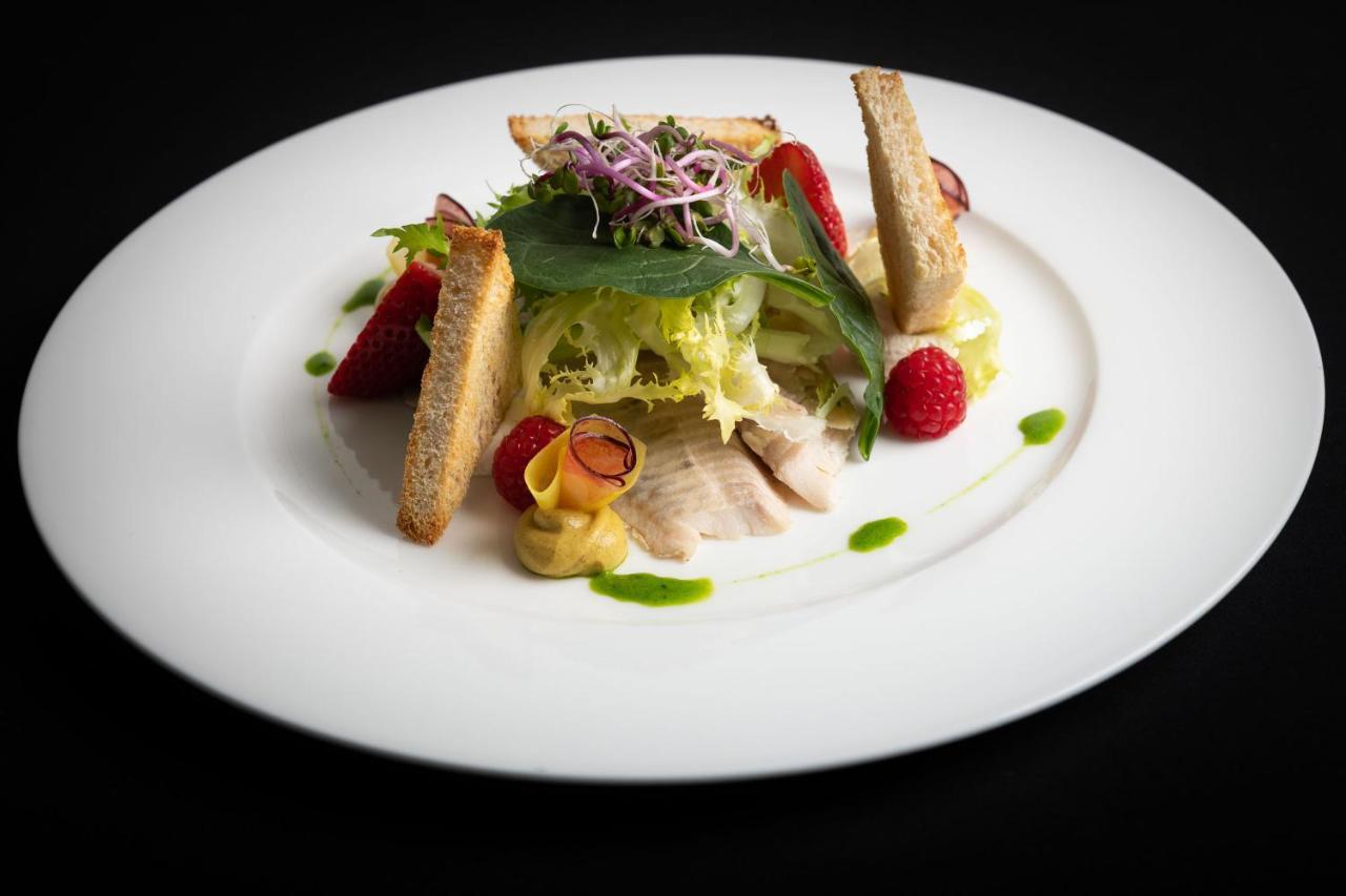 Hotel Crusch Alba Swiss Lodge Zernez Bagian luar foto