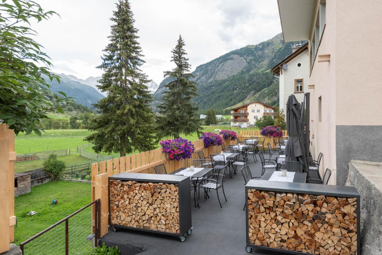 Hotel Crusch Alba Swiss Lodge Zernez Bagian luar foto