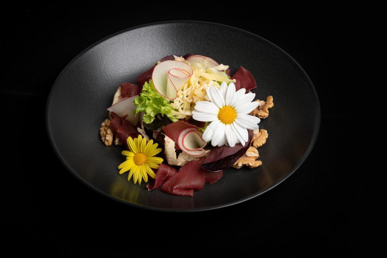 Hotel Crusch Alba Swiss Lodge Zernez Bagian luar foto
