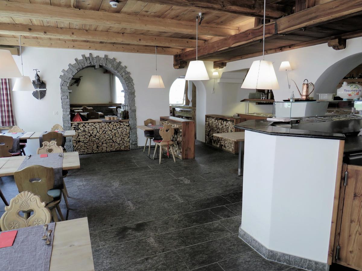 Hotel Crusch Alba Swiss Lodge Zernez Bagian luar foto